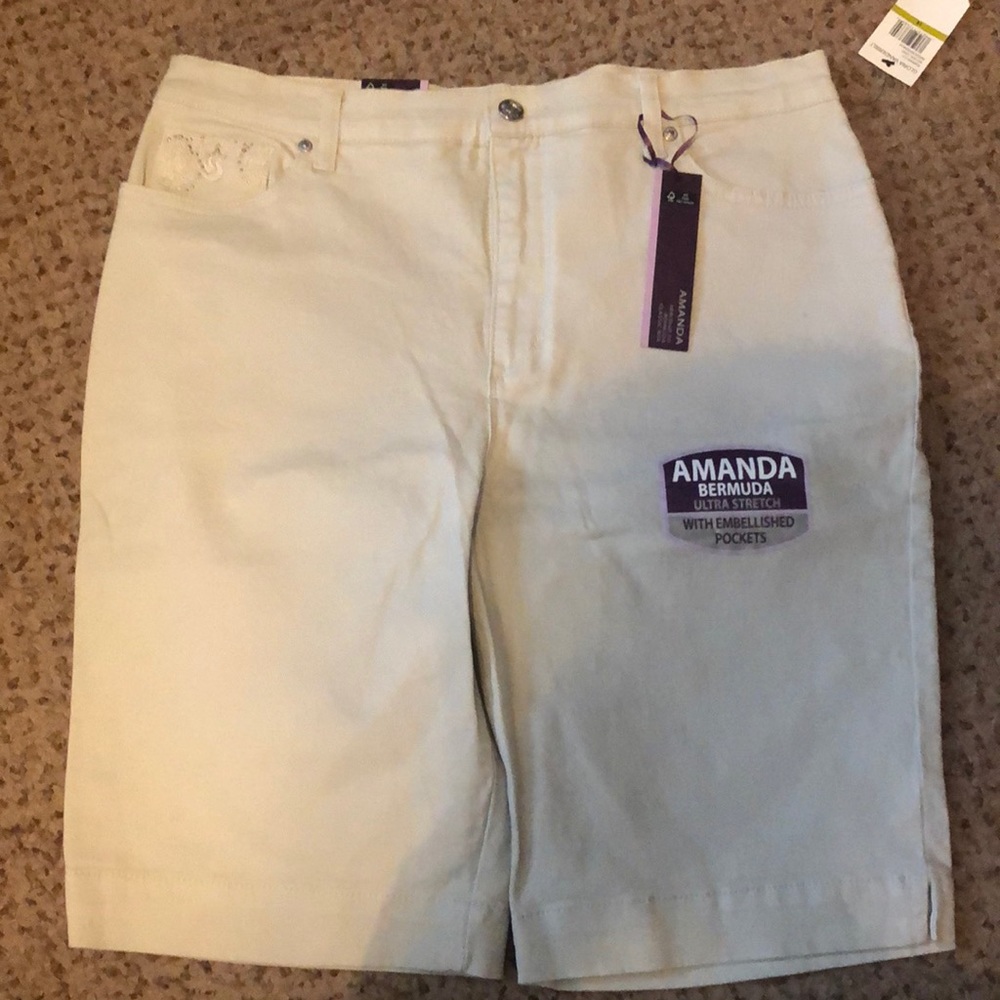 Gloria Vanderbilt NWT Bermuda short